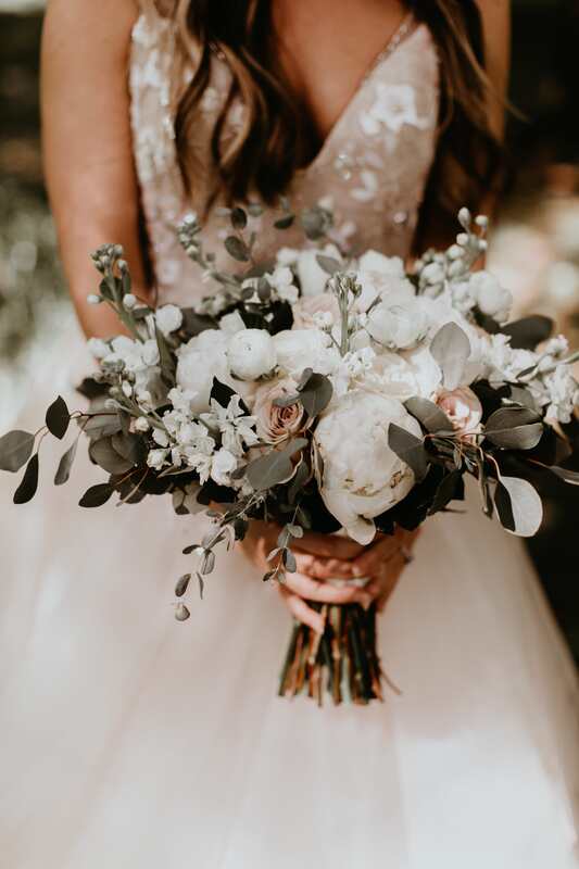 wedding bouquet photography