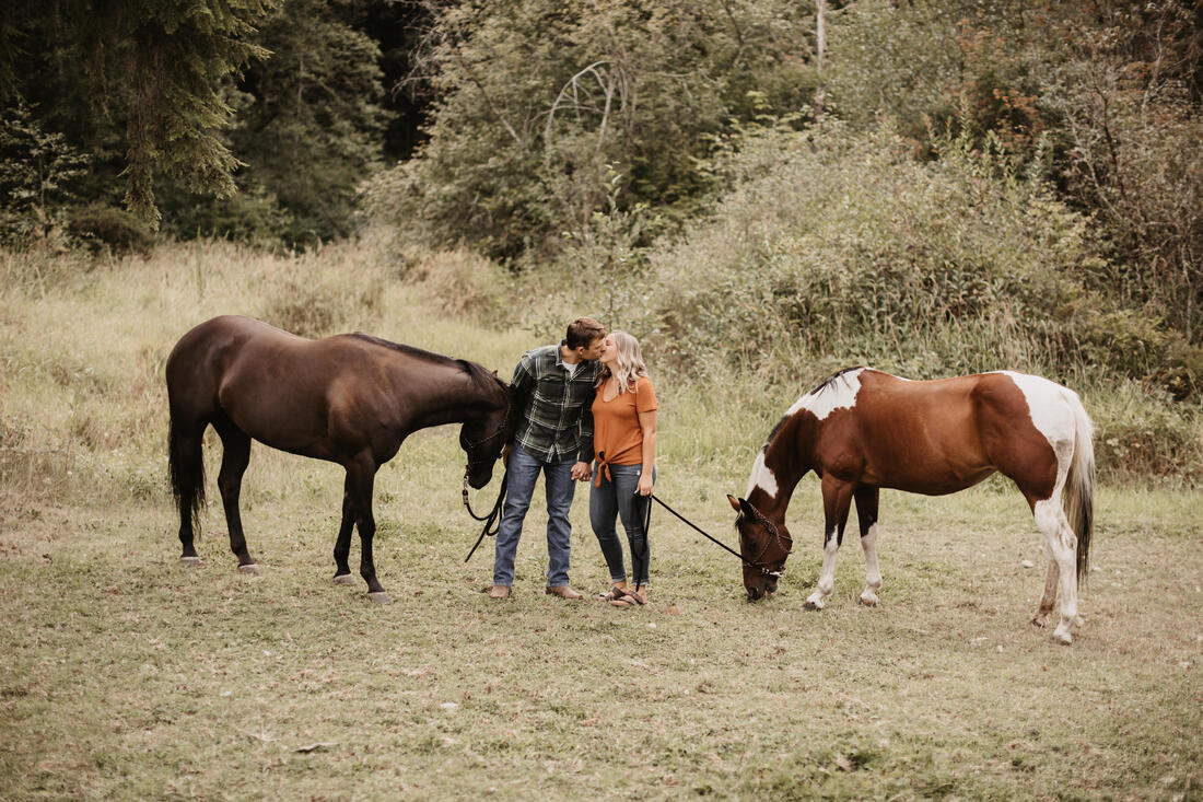 couple and their horses snohomish wa