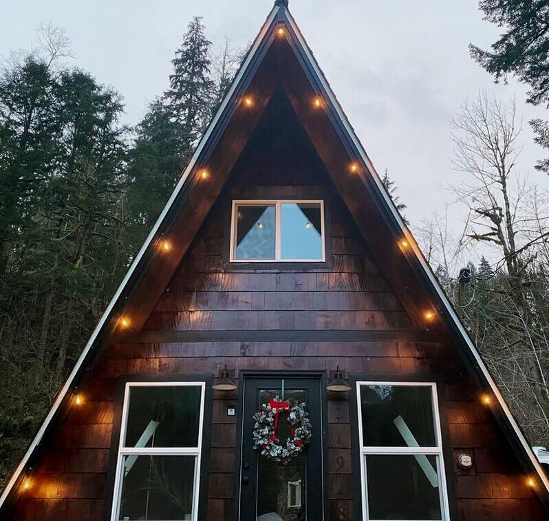 A-frame cabin for elopements