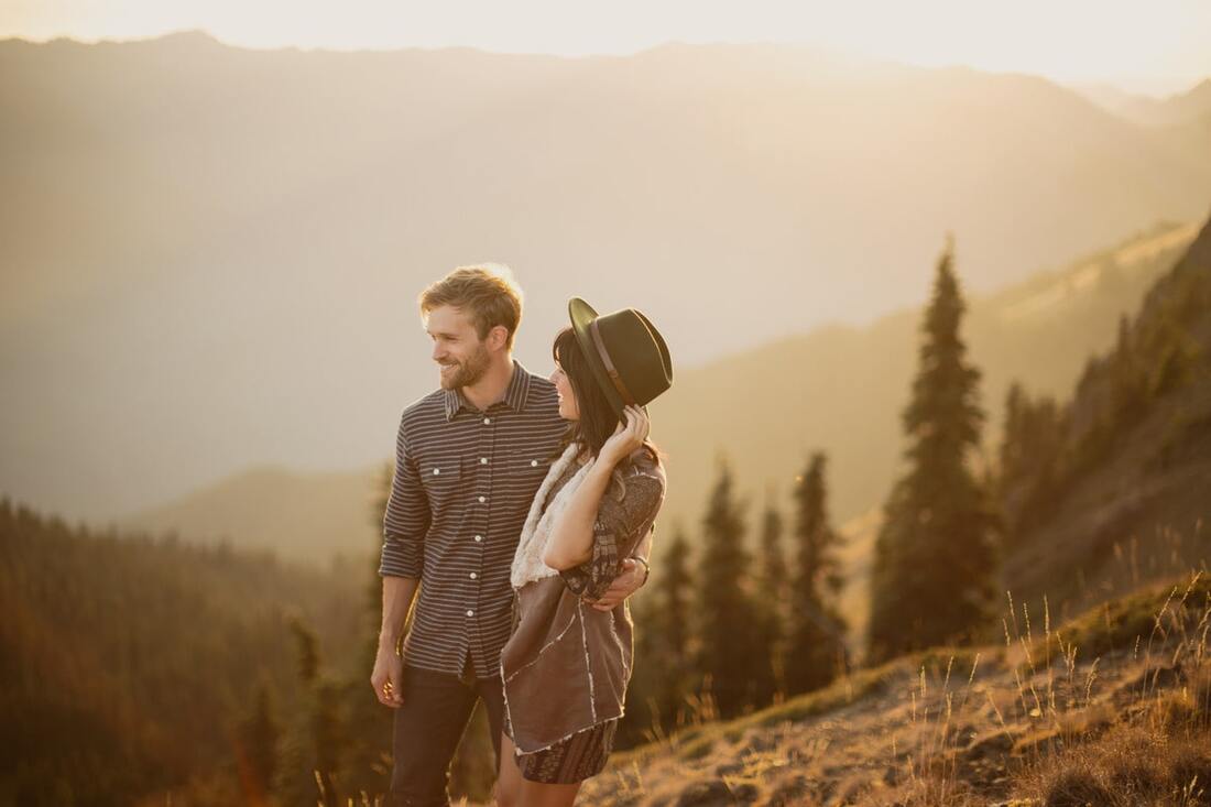 couple photoshoot in Olympic National Park